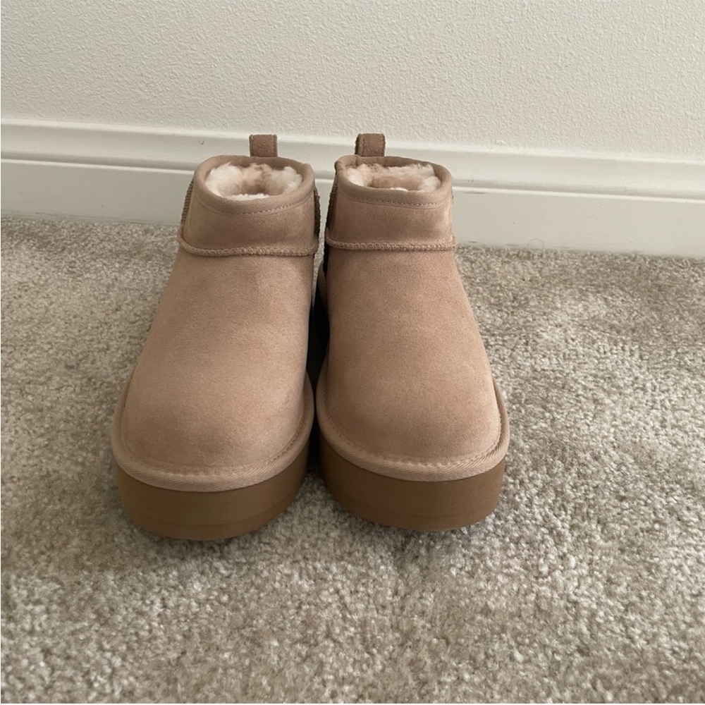 Mini Uggs - image 1